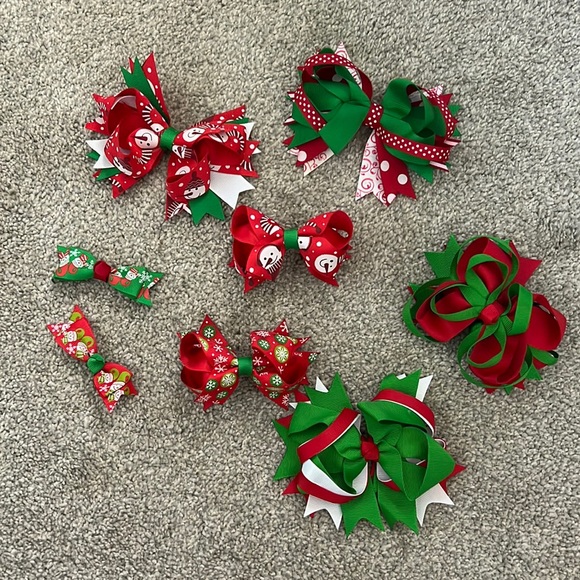 Girl’s Christmas Hair Bows Mystery Pack of 4 - Picture 1 of 4